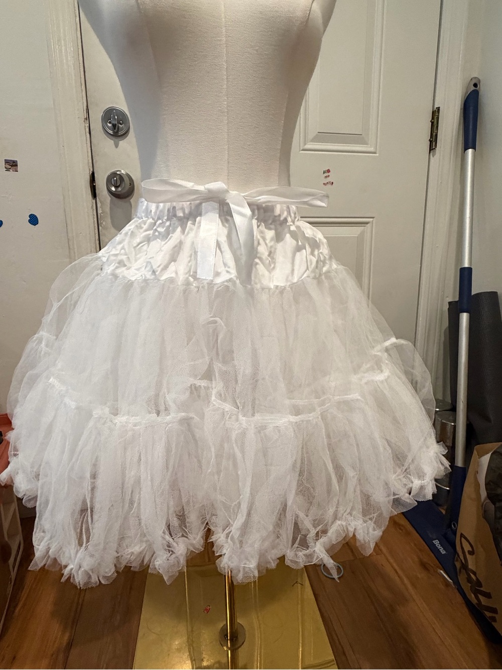 Tu tu white skirt - Picture 1 of 2